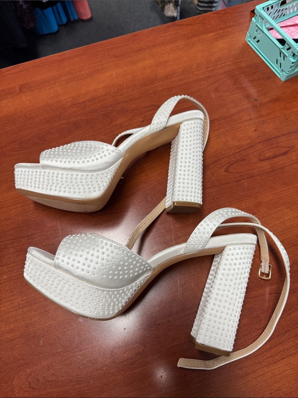 Lulus satin embellished block heels size 9 // 0801121